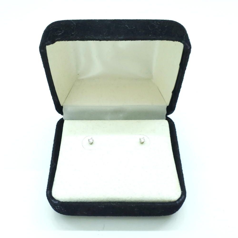 Diamond .20 carat 14k Gold Solitaire Earrings